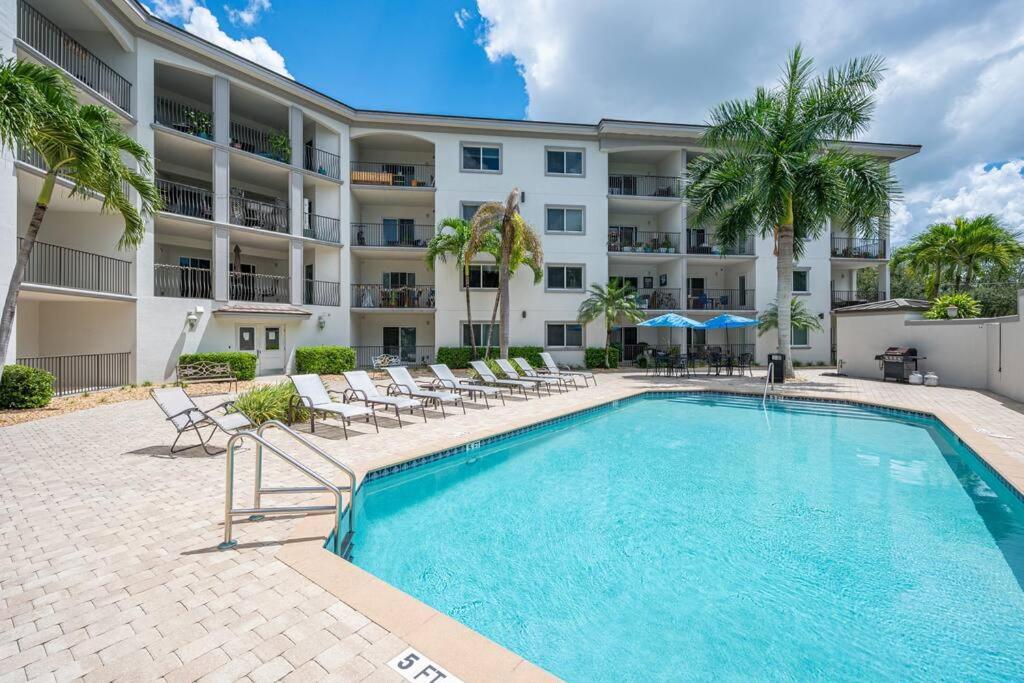 Modern Beach Condo In Central Naples! Exteriér fotografie